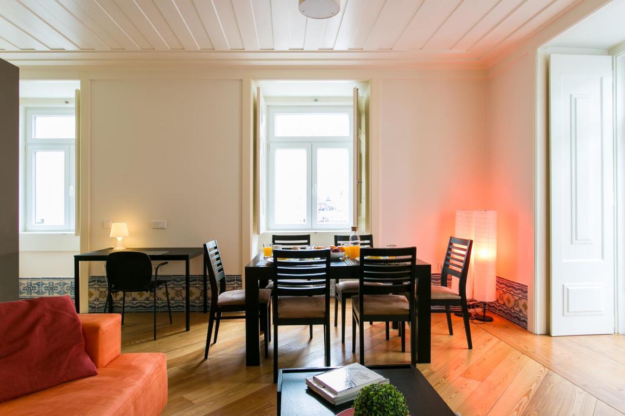 Joivy Elegant 2br With Workspace Nearby Baixa-chiado Subway Apartamento