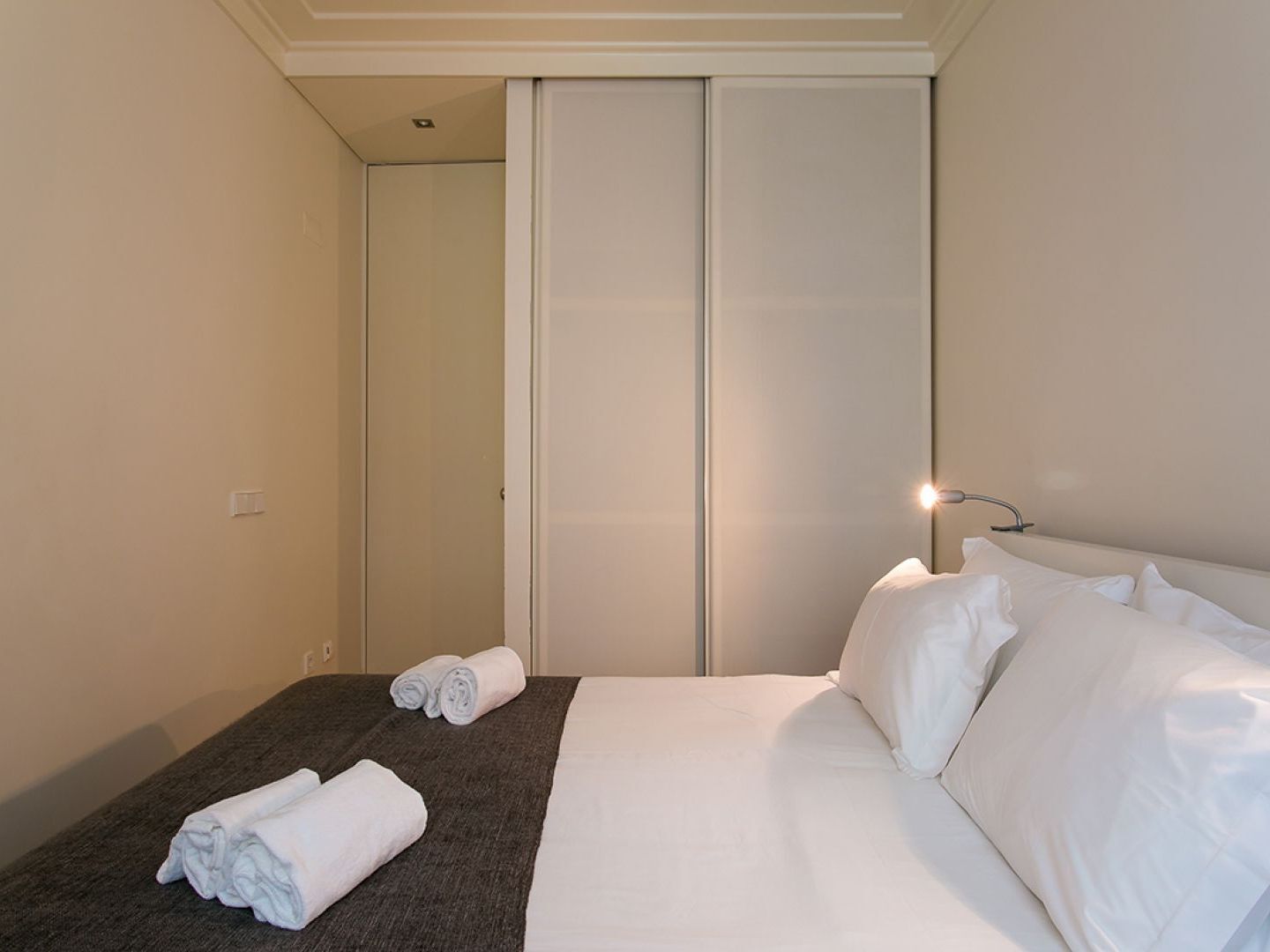 Joivy Elegant 2br With Workspace Nearby Baixa-chiado Subway Apartamento *