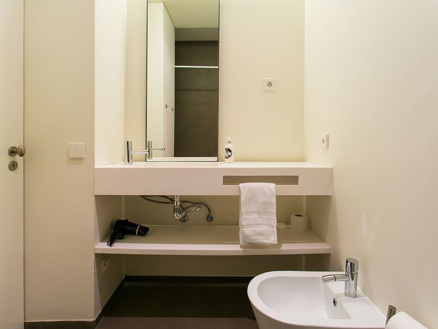 Joivy Elegant 2br With Workspace Nearby Baixa-chiado Subway Lisboa